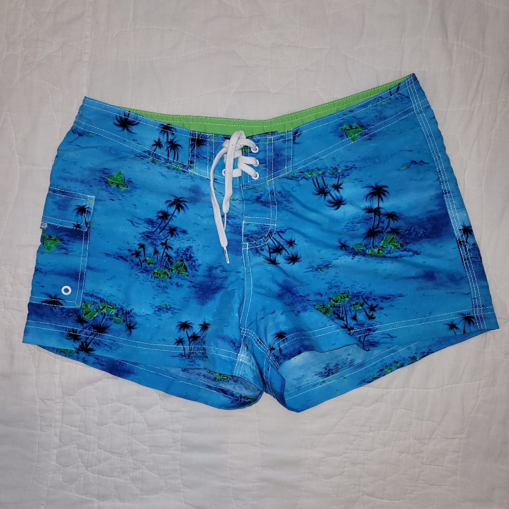 Size 11 Good Vibes beach theme shorts